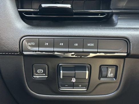 Used 2021 Cadillac Escalade ESV Sport w/ LPO, Illumination Package AWD/4WD image 26