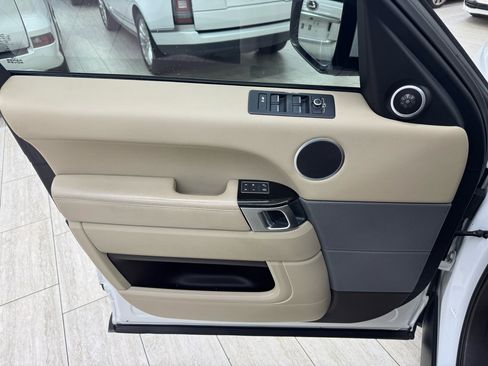 Used 2017 Land Rover Range Rover Sport HSE image 16