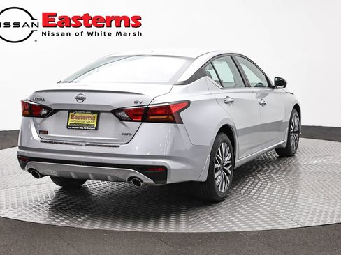 Used 2023 Nissan Altima 2.5 SV w/ SV Premium Package AWD/4WD image 5