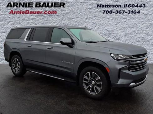 Used 2021 Chevrolet Suburban LT image 1