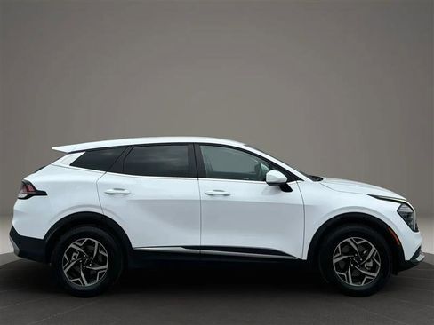 Used 2025 Kia Sportage LX FWD image 6