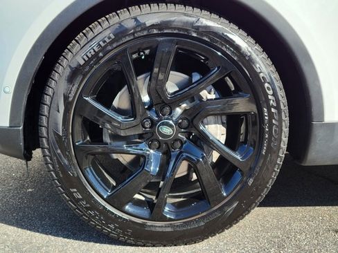 Used 2024 Land Rover Discovery S image 14