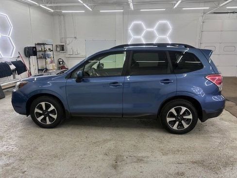 Used 2017 Subaru Forester 2.5i Premium image 3