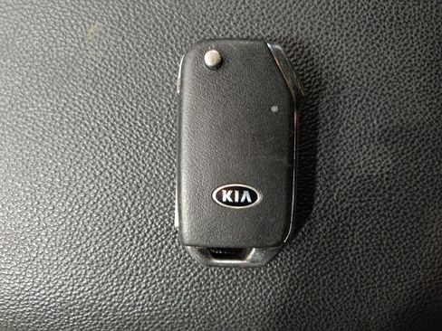Used 2019 Kia Forte LXS FWD image 32