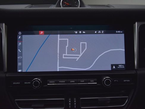 Used 2021 Porsche Macan image 15