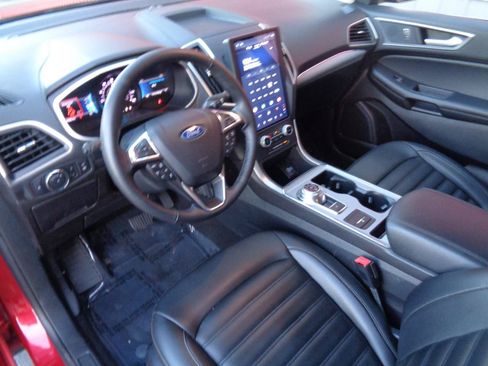Used 2021 Ford Edge SEL w/ Convenience Package FWD image 2
