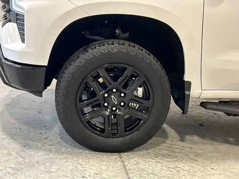 Used 2024 Chevrolet Silverado 1500 LT Trail Boss w/ LT Trail Boss Premium Package image 11