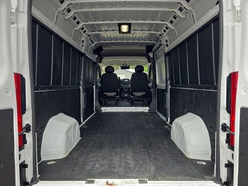 Used 2025 RAM ProMaster 2500 w/ Convenience Group FWD image 6