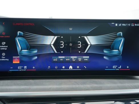 Used 2026 BMW X5 xDrive40i w/ M Sport Package image 17