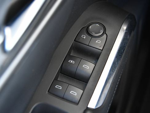Used 2024 Chevrolet Traverse LT FWD image 42