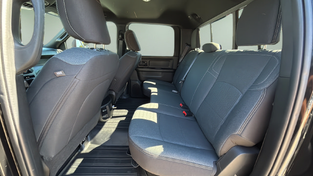 Used 2024 RAM 2500 Tradesman w/ Chrome Appearance Group AWD/4WD image 19