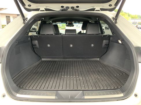 Used 2022 Toyota Venza XLE AWD/4WD image 34
