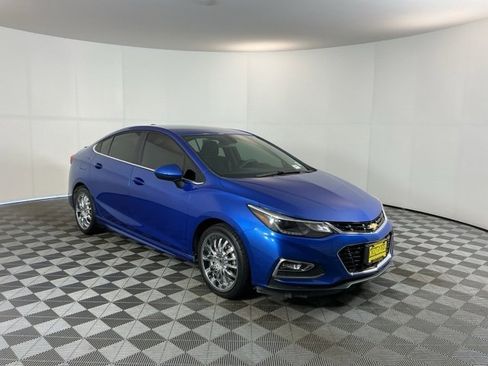 Used 2017 Chevrolet Cruze LT w/ RS Package image 3
