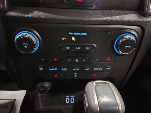 Used 2019 Ford Ranger Lariat w/ Equipment Group 501A Mid image 3