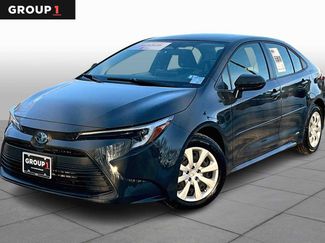 Certified 2025 Toyota Corolla LE video 1