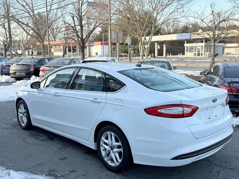 Used 2014 Ford Fusion SE image 5