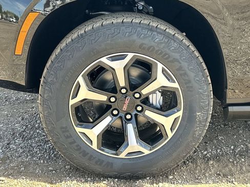 New 2026 GMC Yukon AT4 w/ AT4 Premium Package AWD/4WD image 34