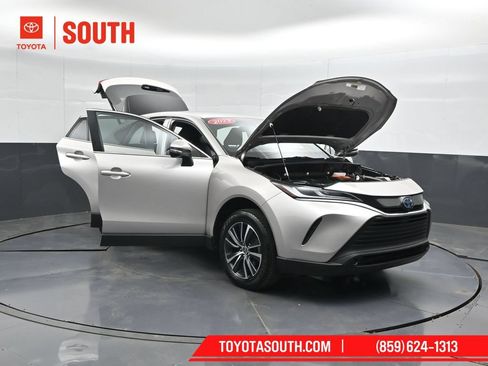 Used 2023 Toyota Venza LE AWD/4WD image 59