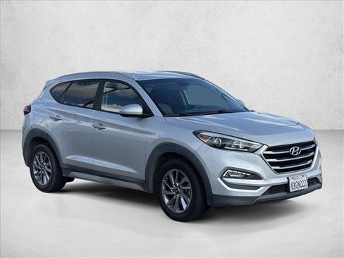 Used 2018 Hyundai Tucson SEL w/ Cargo Package FWD image 3