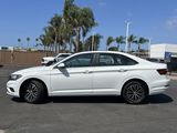 Used 2019 Volkswagen Jetta SE image 2