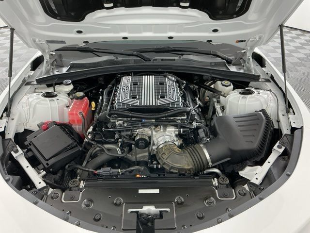 Used 2020 Chevrolet Camaro ZL1 RWD image 28