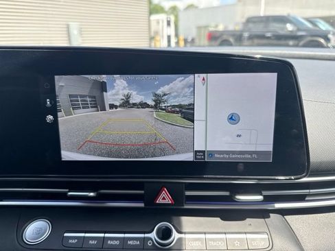 Certified 2025 Hyundai Elantra SEL FWD image 23