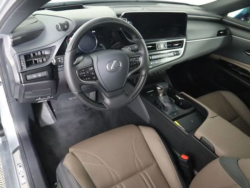 Used 2025 Lexus ES 350 Luxury image 9