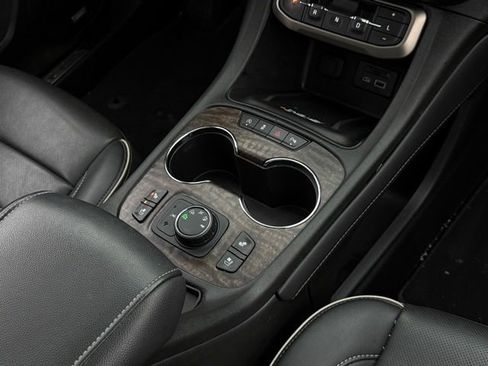 Used 2023 GMC Acadia Denali image 29