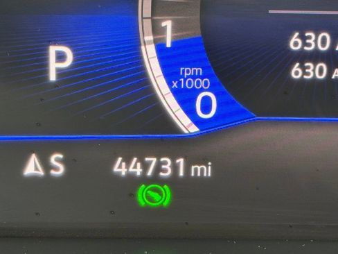 Used 2022 Volkswagen Taos SE image 3