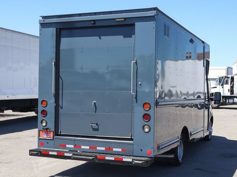 Used 2022 Ford Transit 350 DRW RWD image 9
