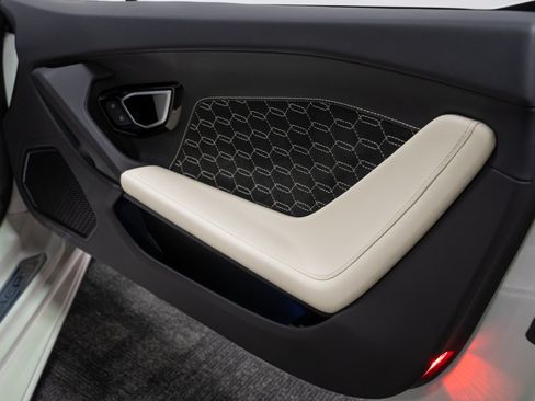 Used 2024 Lamborghini Huracan EVO AWD/4WD image 70