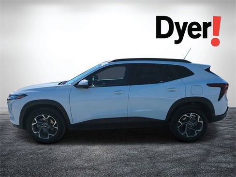 Certified 2025 Chevrolet Trax LT image 7