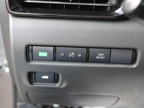 Used 2024 Nissan Sentra SV w/ All-Weather Package FWD image 17