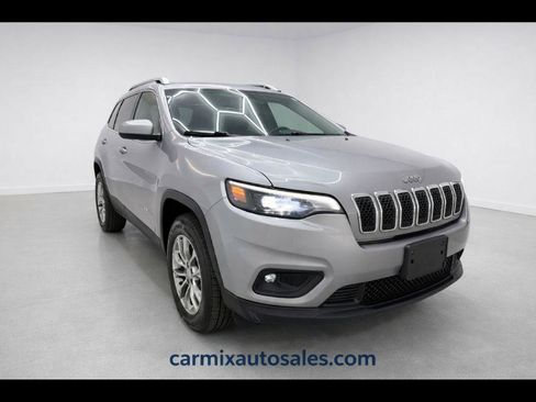 Used 2019 Jeep Cherokee Latitude Plus w/ Cold Weather Group image 1