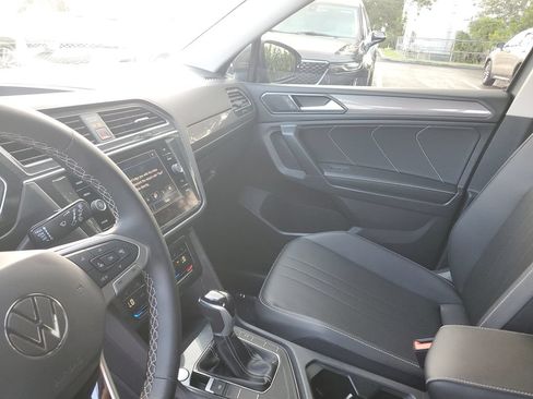 Used 2023 Volkswagen Tiguan SE FWD image 24