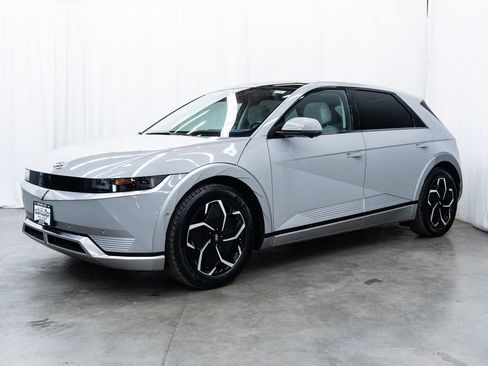 Used 2024 Hyundai Ioniq 5 Limited RWD image 3