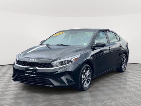 Certified 2023 Kia Forte LXS w/ LXS Technology Package FWD image 3