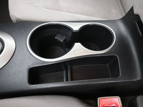 Used 2011 Nissan Rogue S image 16