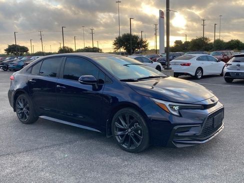 Certified 2024 Toyota Corolla SE FWD image 3
