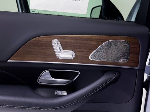 Used 2025 Mercedes-Benz GLS 450 4MATIC image 26