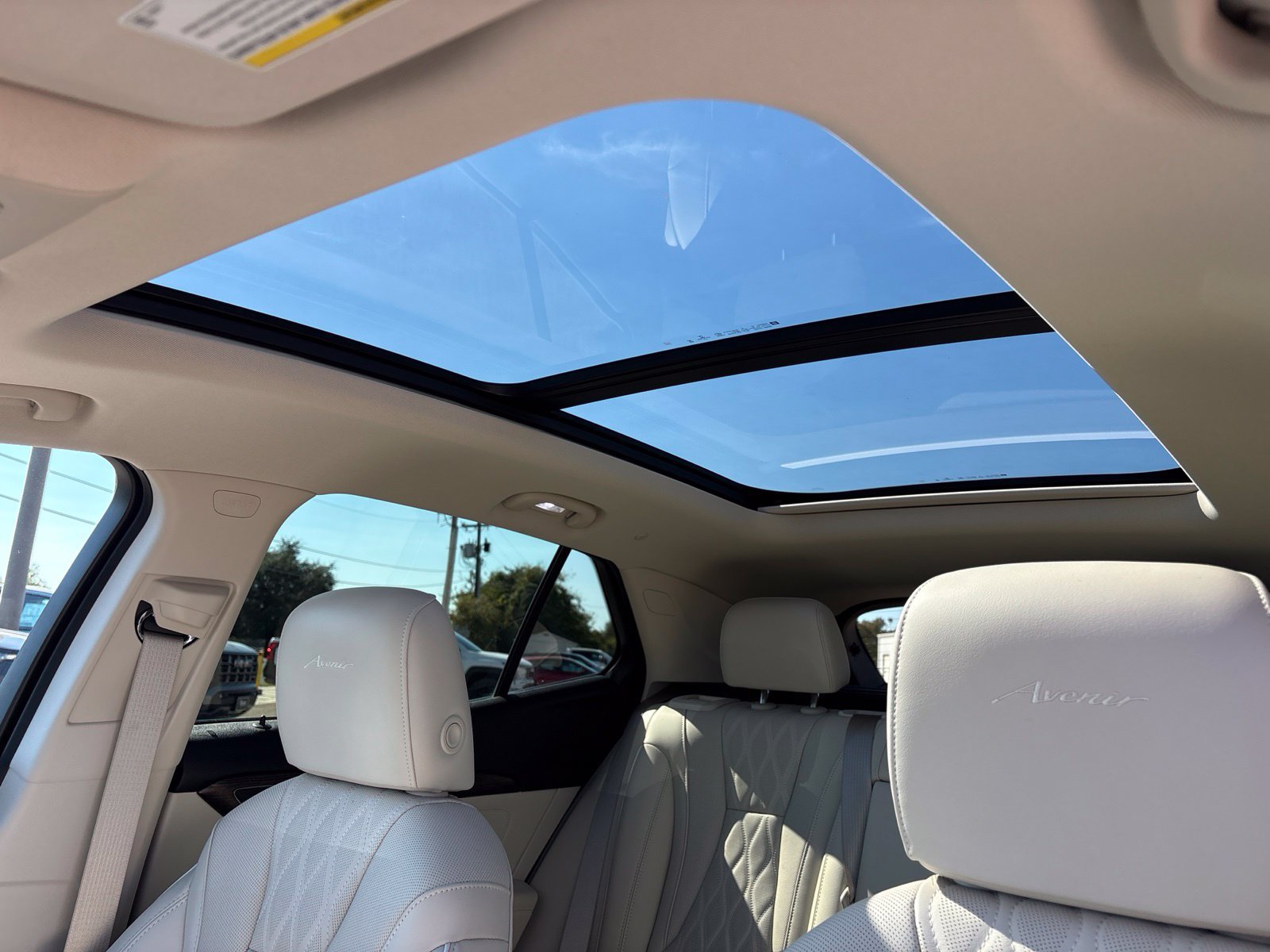 Used 2023 Buick Envision Avenir FWD image 10