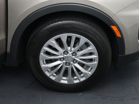 Certified 2024 Cadillac XT4 Luxury w/ Cold Weather Package FWD image 32