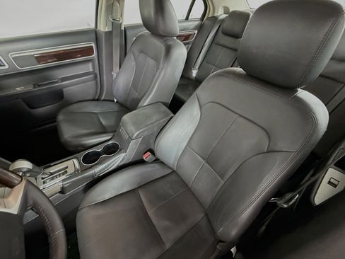 Used 2009 Lincoln MKZ image 25