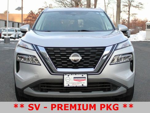 Used 2023 Nissan Rogue SV w/ SV Premium B Package image 2