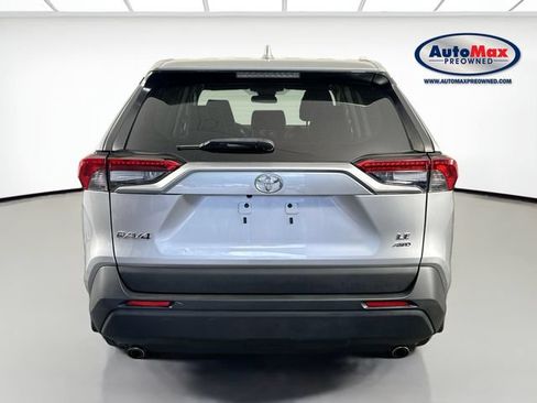 Used 2022 Toyota RAV4 LE AWD/4WD image 7