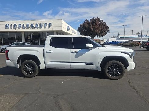 Used 2022 Toyota Tundra Platinum AWD/4WD image 3