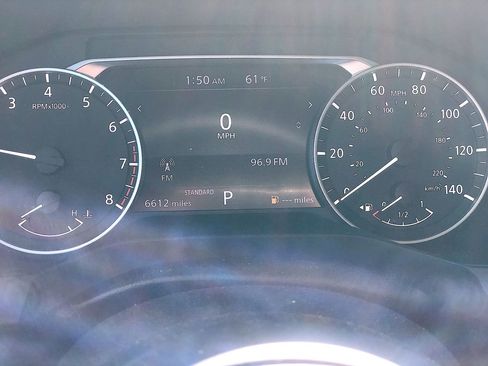 Used 2025 Nissan Pathfinder S image 16