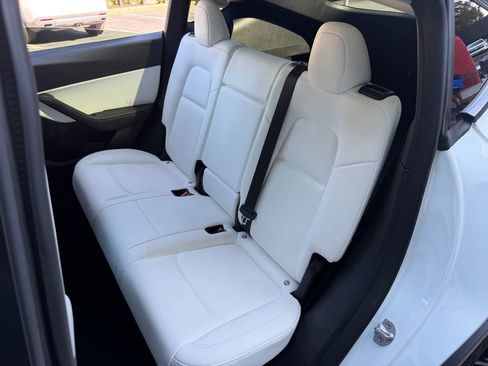 Used 2022 Tesla Model Y Performance AWD/4WD image 31
