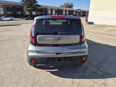 Used 2017 Kia Soul image 4