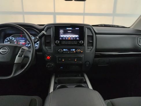 Used 2024 Nissan Titan SV w/ SV Convenience Package AWD/4WD image 17